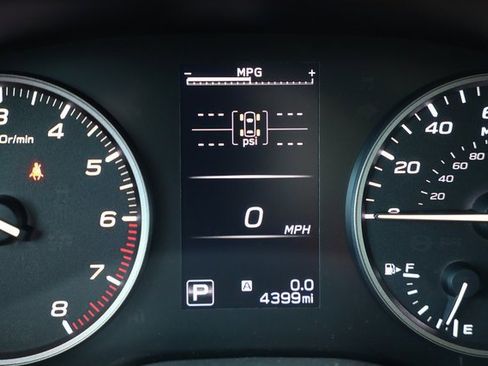 Certified 2025 Subaru Ascent Premium w/ Premium Package image 24