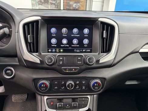 Used 2023 GMC Terrain SLT image 25