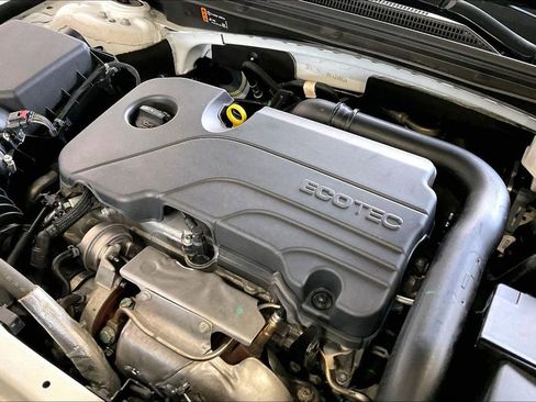 Used 2024 Chevrolet Malibu LT FWD image 28