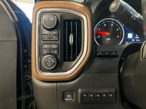 Used 2021 Chevrolet Silverado 3500 High Country image 15