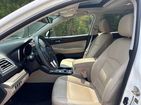 Used 2017 Subaru Outback 3.6R Limited AWD/4WD image 6