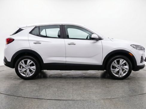 Used 2025 Buick Encore GX Preferred FWD image 11