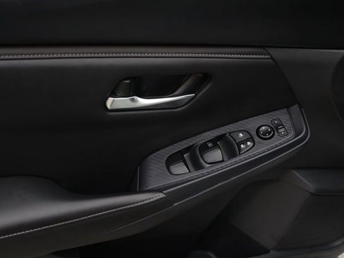 Used 2024 Nissan Sentra SV FWD image 23