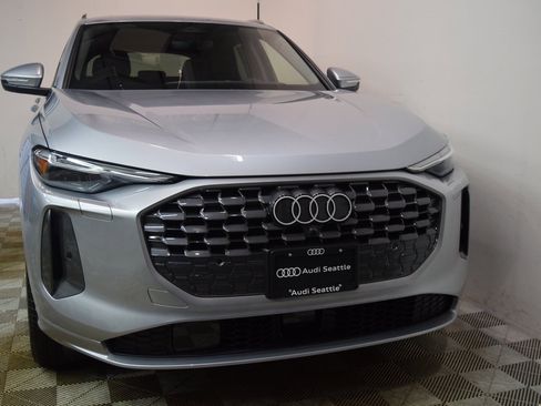 New 2025 Audi Q5 Premium Plus w/ Premium Plus image 2