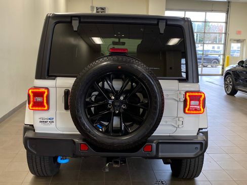 Used 2023 Jeep Wrangler Sahara w/ Cold Weather Group image 6