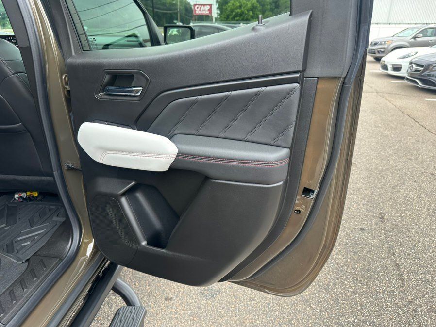 Used 2024 GMC Canyon AT4X AWD/4WD image 19