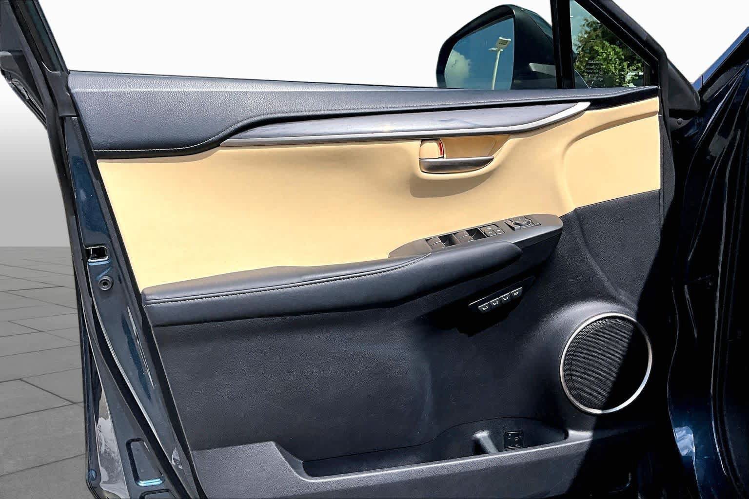 Used 2015 Lexus NX 200t FWD w/ Luxury Package image 19
