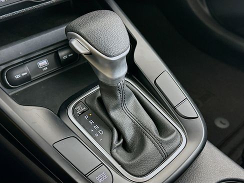 Used 2025 Kia Soul LX w/ LX Technology Package image 24