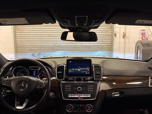 Used 2018 Mercedes-Benz GLS 450 4MATIC image 10