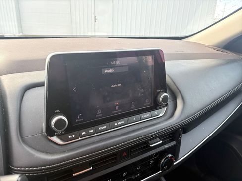 Used 2023 Nissan Rogue S image 16