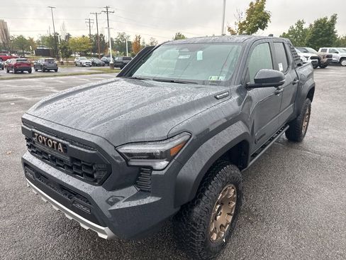 New 2025 Toyota Tacoma Trailhunter image 27