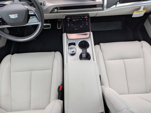 New 2026 Cadillac Vistiq Luxury w/ LPO, Floor Liner Package image 12