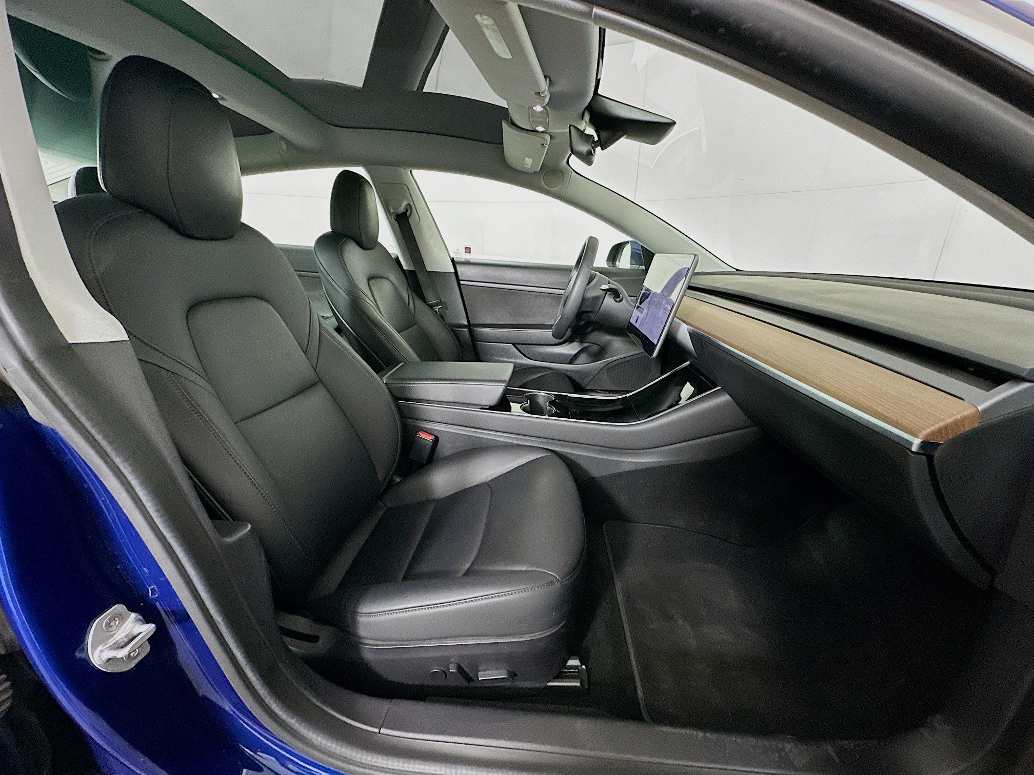 Used 2020 Tesla Model 3 Standard Range Plus RWD image 28