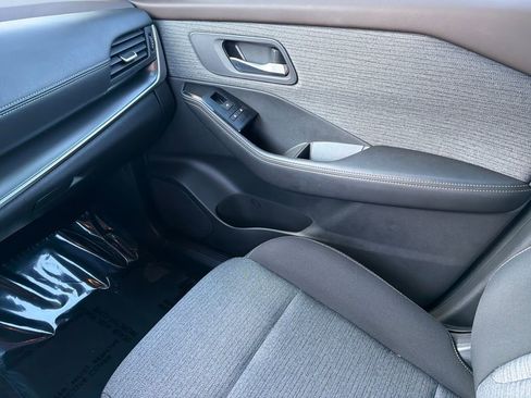 Certified 2023 Nissan Rogue SV FWD image 30