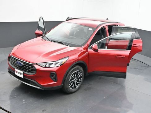 New 2025 Ford Escape SE image 57