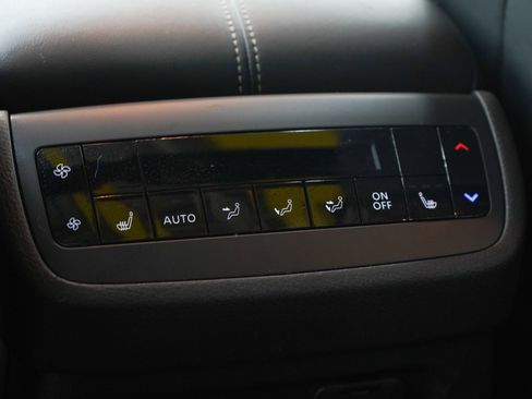 Used 2023 Nissan Pathfinder Platinum AWD/4WD image 22