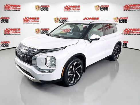 Used 2024 Mitsubishi Outlander SE Black Edition AWD/4WD image 13