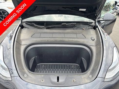 Used 2025 Tesla Model Y Long Range RWD image 12