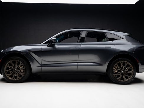 Used 2023 Aston Martin DBX AWD/4WD image 17