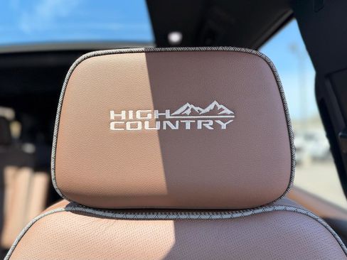 Used 2024 Chevrolet Tahoe High Country AWD/4WD image 25