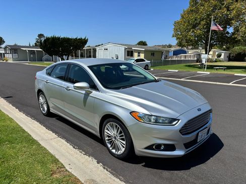 Used 2014 Ford Fusion SE w/ Equipment Group 202A FWD image 13