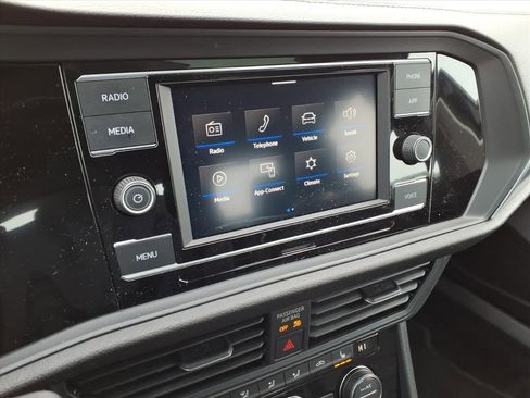 Used 2023 Volkswagen Jetta SE w/ Panoramic Sunroof Package image 20