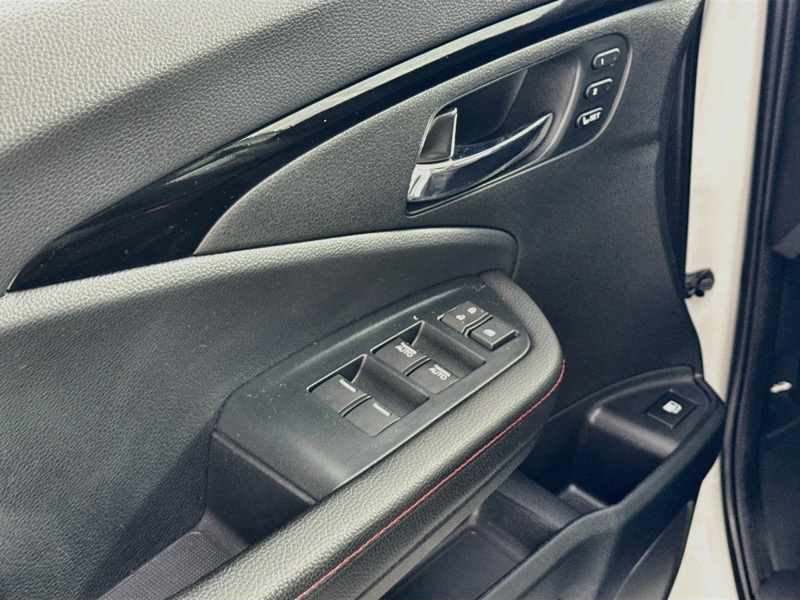 Used 2023 Honda Ridgeline Black Edition image 19