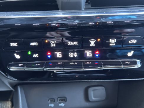 Used 2025 Buick Encore GX Avenir w/ Avenir Technology Package image 28