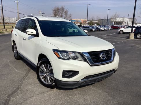Used 2018 Nissan Pathfinder S image 7