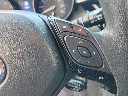 Used 2021 Toyota C-HR LE image 22