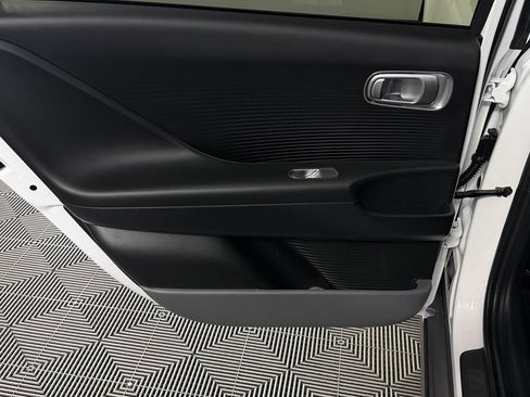 Used 2025 Hyundai Ioniq 6 SE RWD image 27