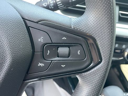 Certified 2025 Chevrolet Trax LT FWD image 21