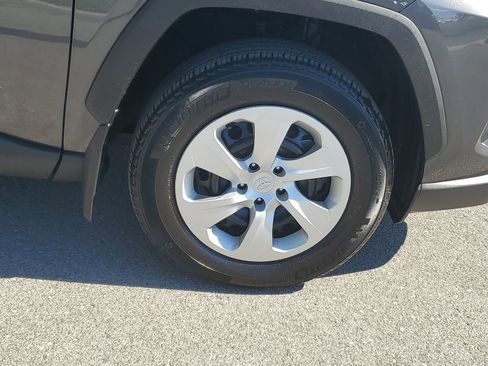 Certified 2025 Toyota RAV4 LE AWD/4WD image 6