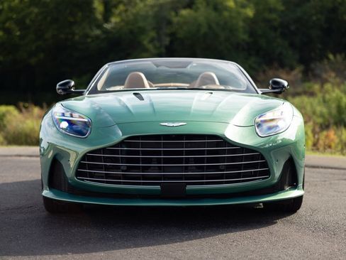 Used 2025 Aston Martin DB12 Convertible RWD image 10