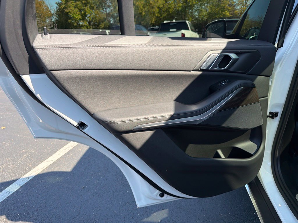 Used 2022 BMW X5 xDrive40i w/ Premium Package AWD/4WD image 20