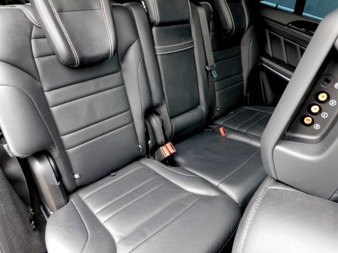 Used 2016 Mercedes-Benz GL 63 AMG 4MATIC image 19