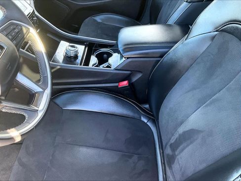 Used 2023 Jeep Grand Cherokee Altitude AWD/4WD image 20