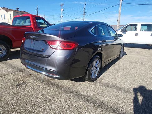 Used 2016 Chrysler 200 Limited image 4