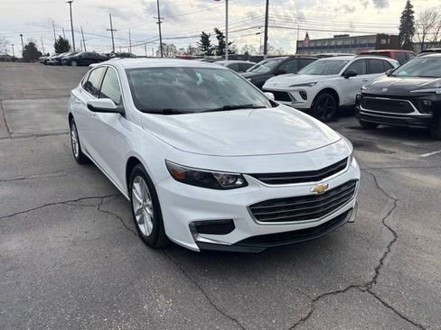 Used 2016 Chevrolet Malibu LT image 3