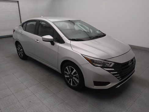 Used 2025 Nissan Versa SV FWD image 11