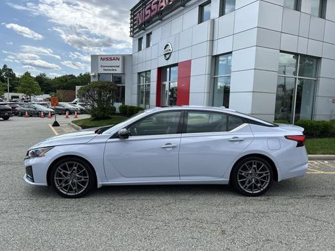 Certified 2023 Nissan Altima 2.0 SR FWD image 5