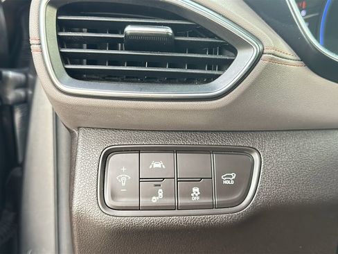 Used 2019 Hyundai Santa Fe Limited FWD image 21