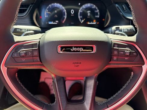 New 2026 Jeep Grand Cherokee Altitude AWD/4WD image 32