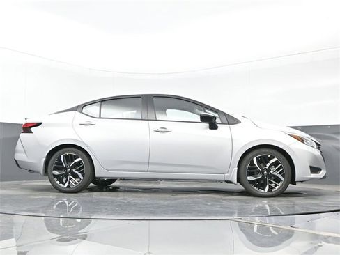 New 2025 Nissan Versa SR w/ Trunk Package image 26