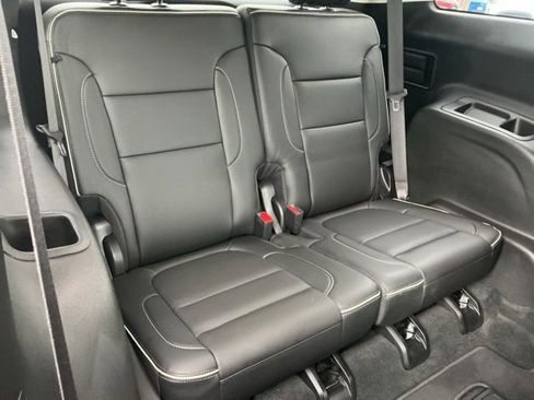 Used 2023 GMC Acadia Denali w/ Denali Technology Package image 17