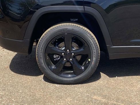 New 2026 Jeep Grand Cherokee Limited w/ Limited Altitude Package RWD image 8