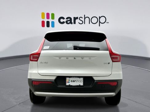 Used 2025 Volvo XC40 B5 Core image 4