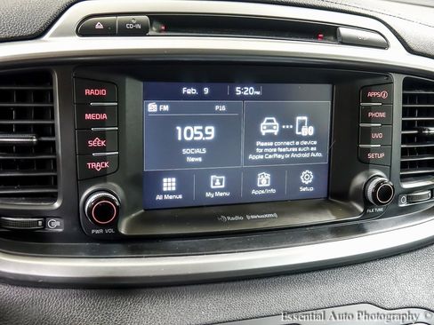 Used 2017 Kia Sorento LX w/ LX Convenience Package image 15