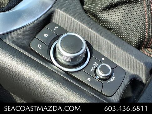 Used 2019 MAZDA MX-5 Miata Club w/ I-ACTIVSENSE Club Package RWD image 16