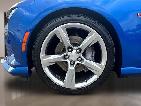 Used 2017 Chevrolet Camaro SS image 8